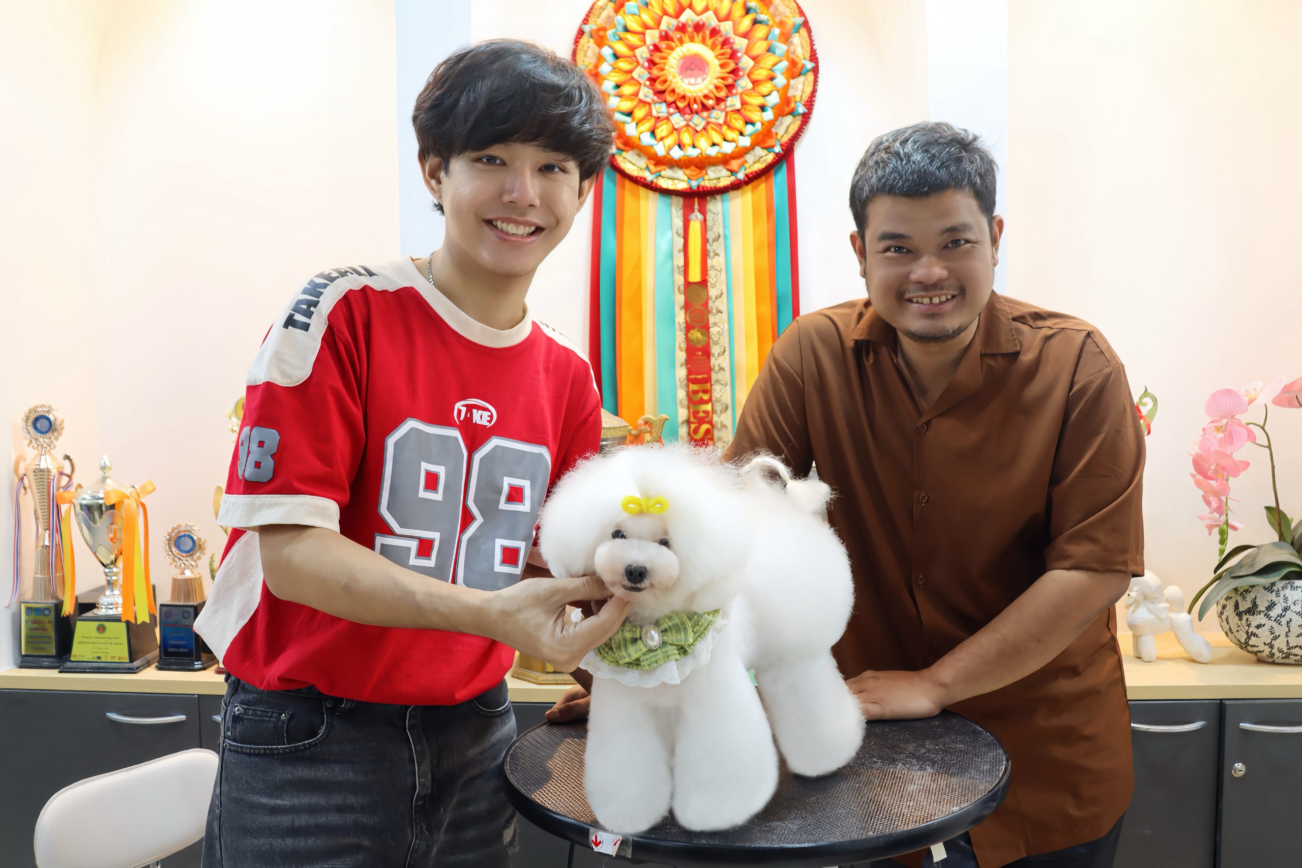 WE LOVE YOUR PETS, WE CARE FOR YOU!